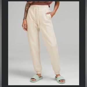 Lululemon Scuba High Rise Joggers